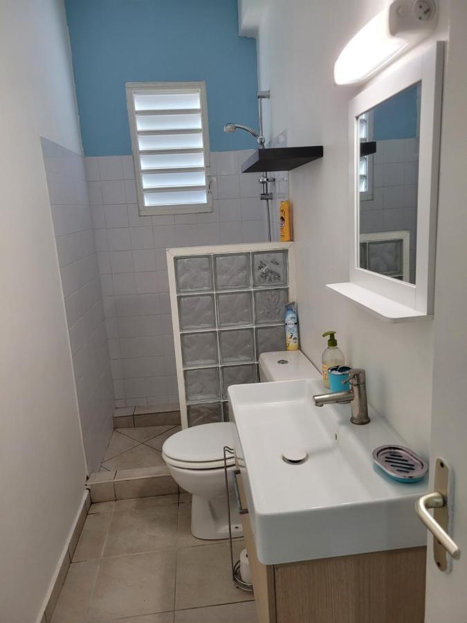 Logement Acces Piscine บาส-แตร์ ภายนอก รูปภาพ